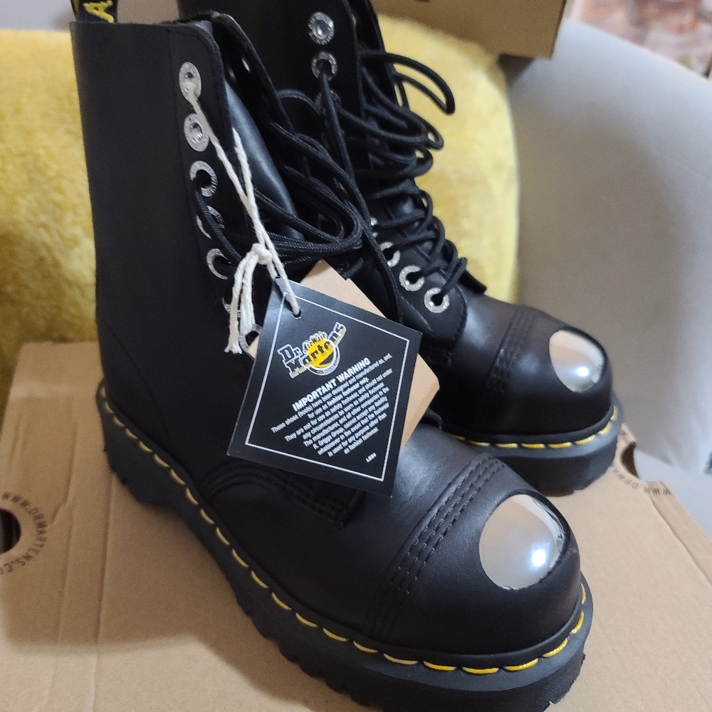 Dr Martens Womens 8761 BXB toe cap black